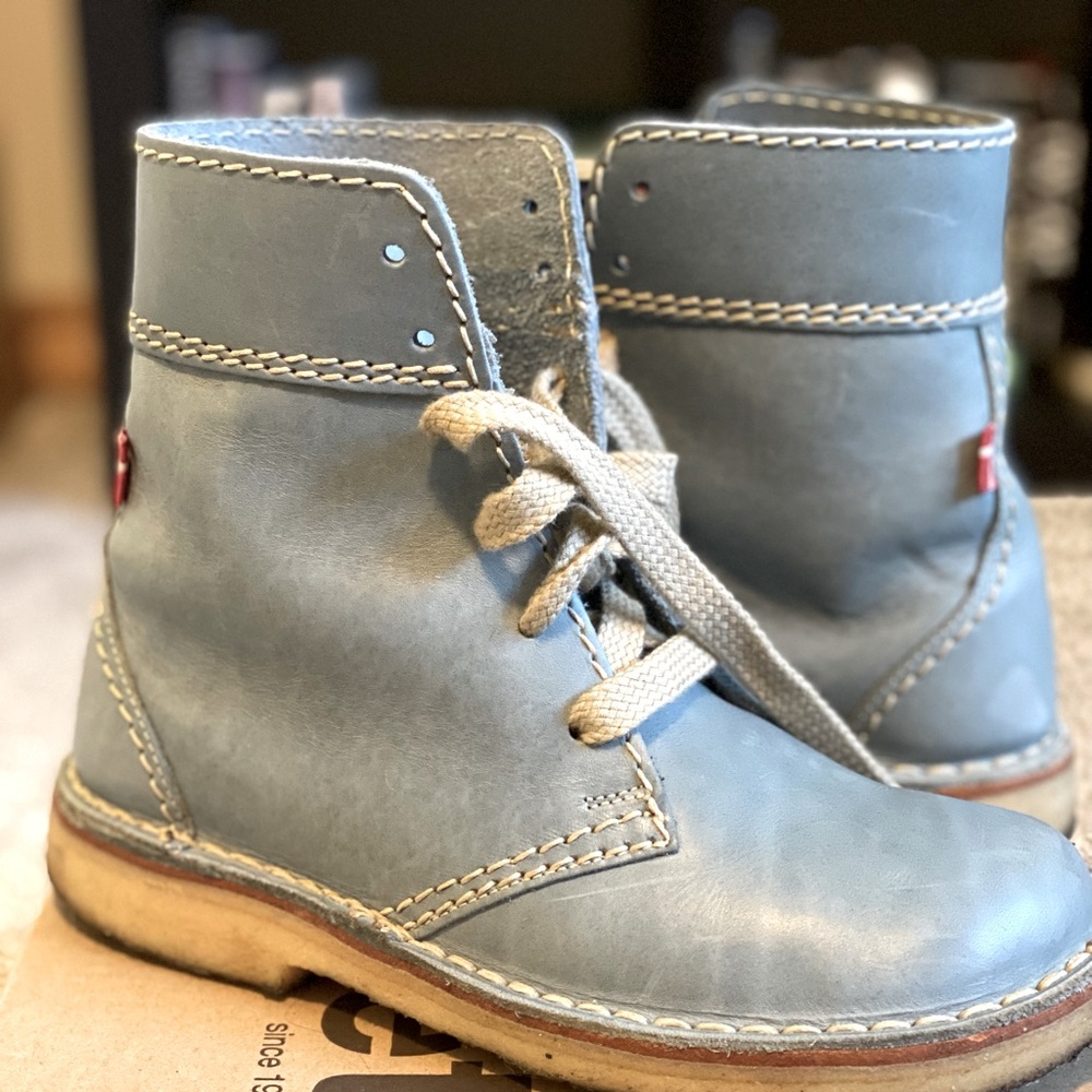 Duckfeet Faborg size 37. Worn a handful of times.